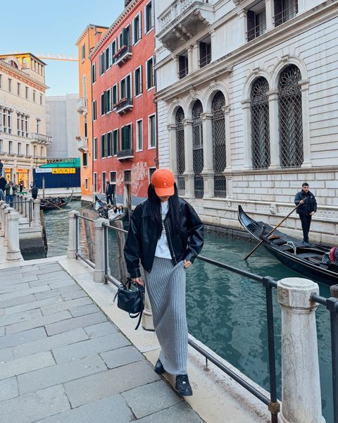 F7049ADF-2F49-485D-8B45-8010435C7672