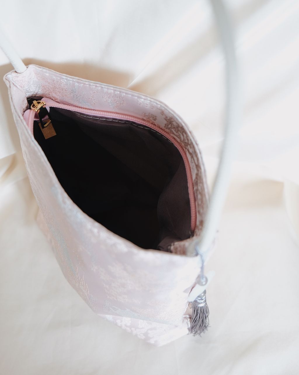 1DE05DE8-50F5-48F0-A2C2-44390EF7ABFF