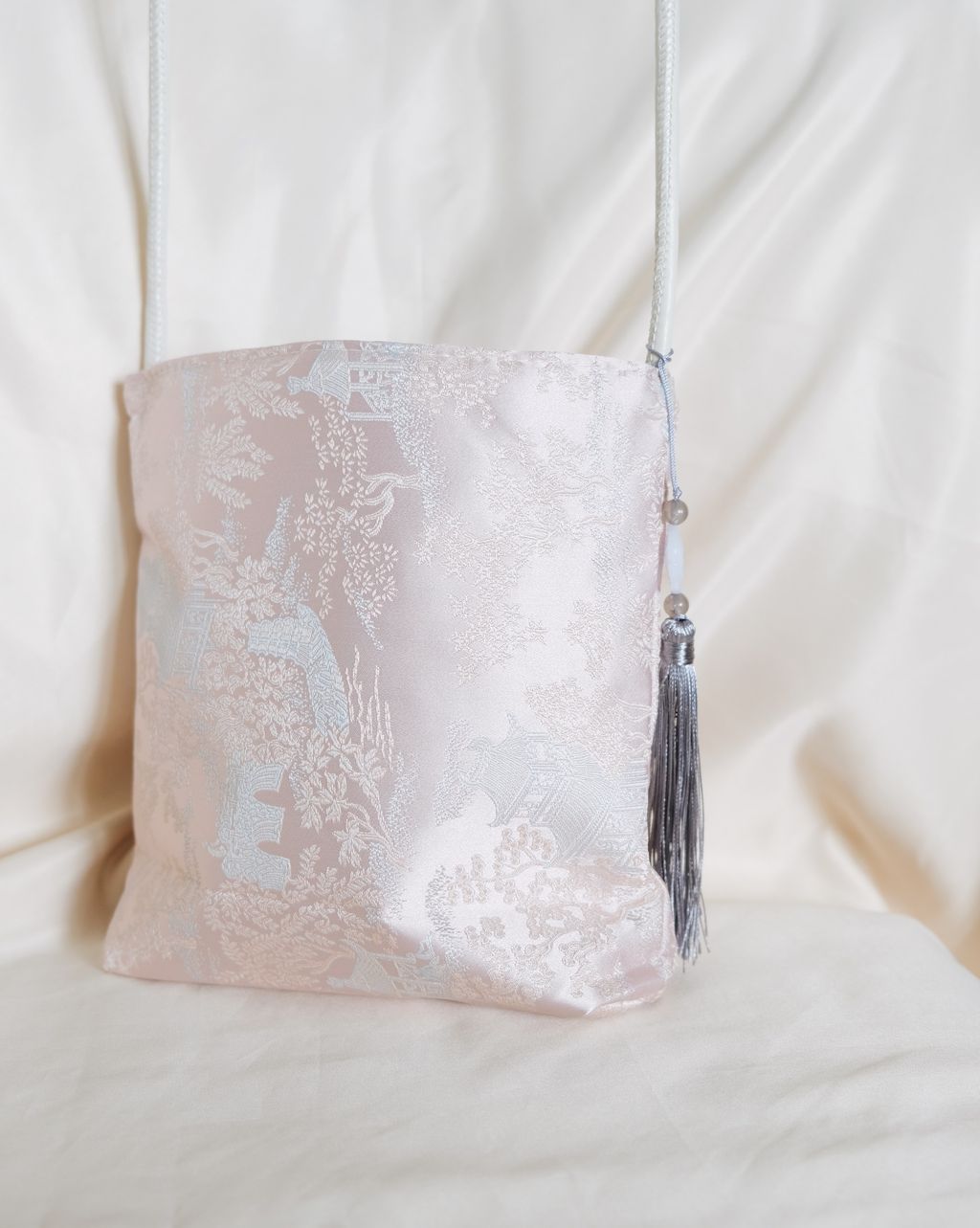 12399914-6CD8-4586-9D32-EE0135229358