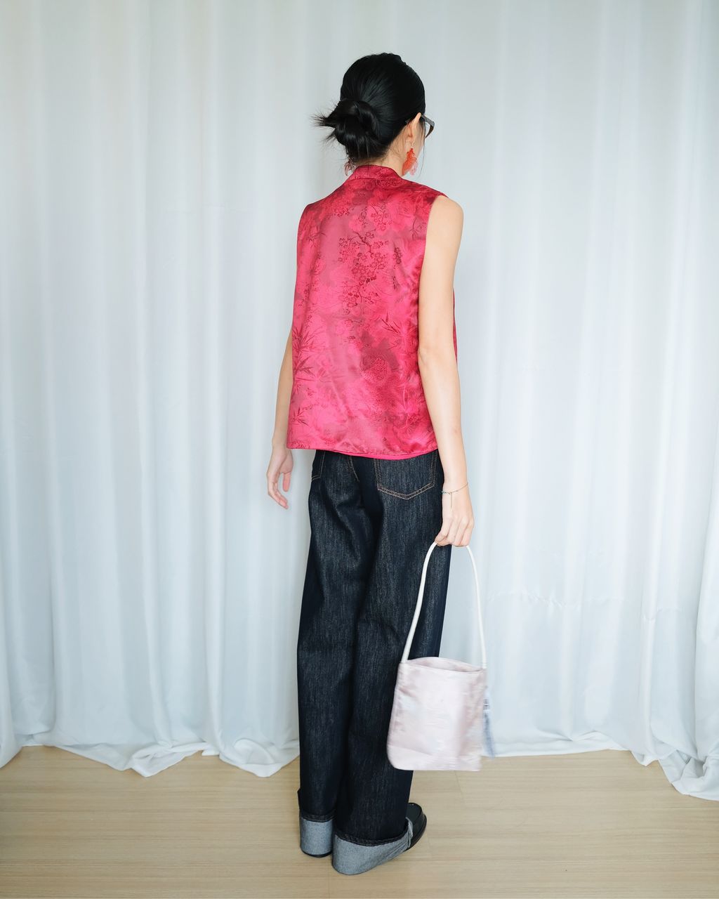 EE6F8DFA-BF29-4A4C-BFB7-5F30BFE022EB