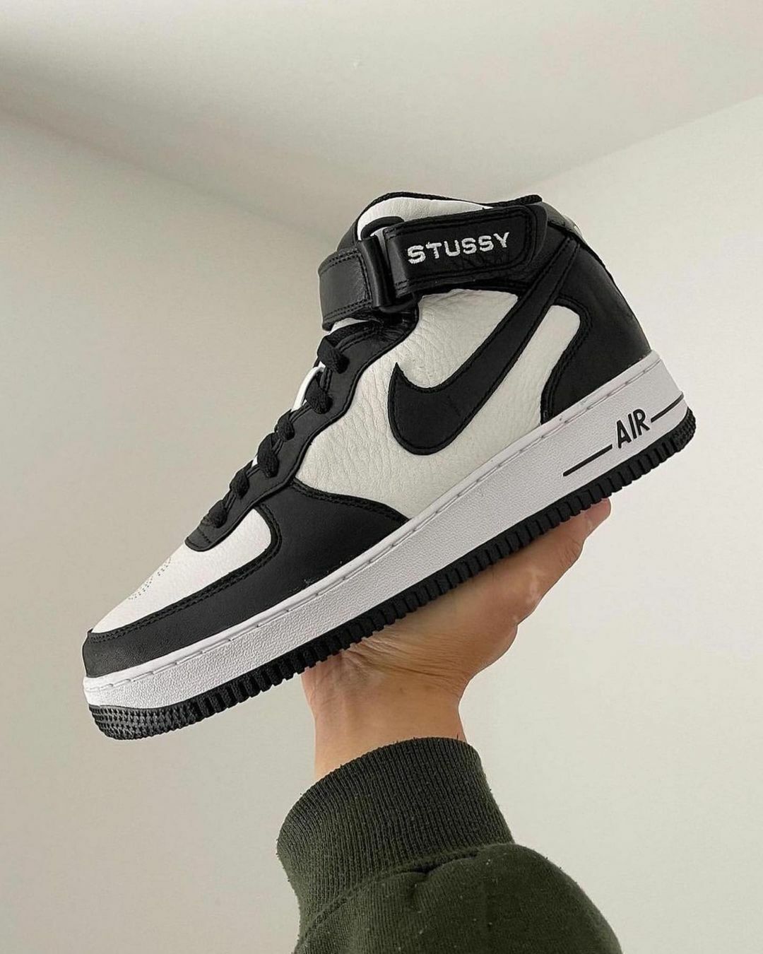 Nike Air Force 1 Mid x Stussy 黑白熊貓【DJ7840-002】