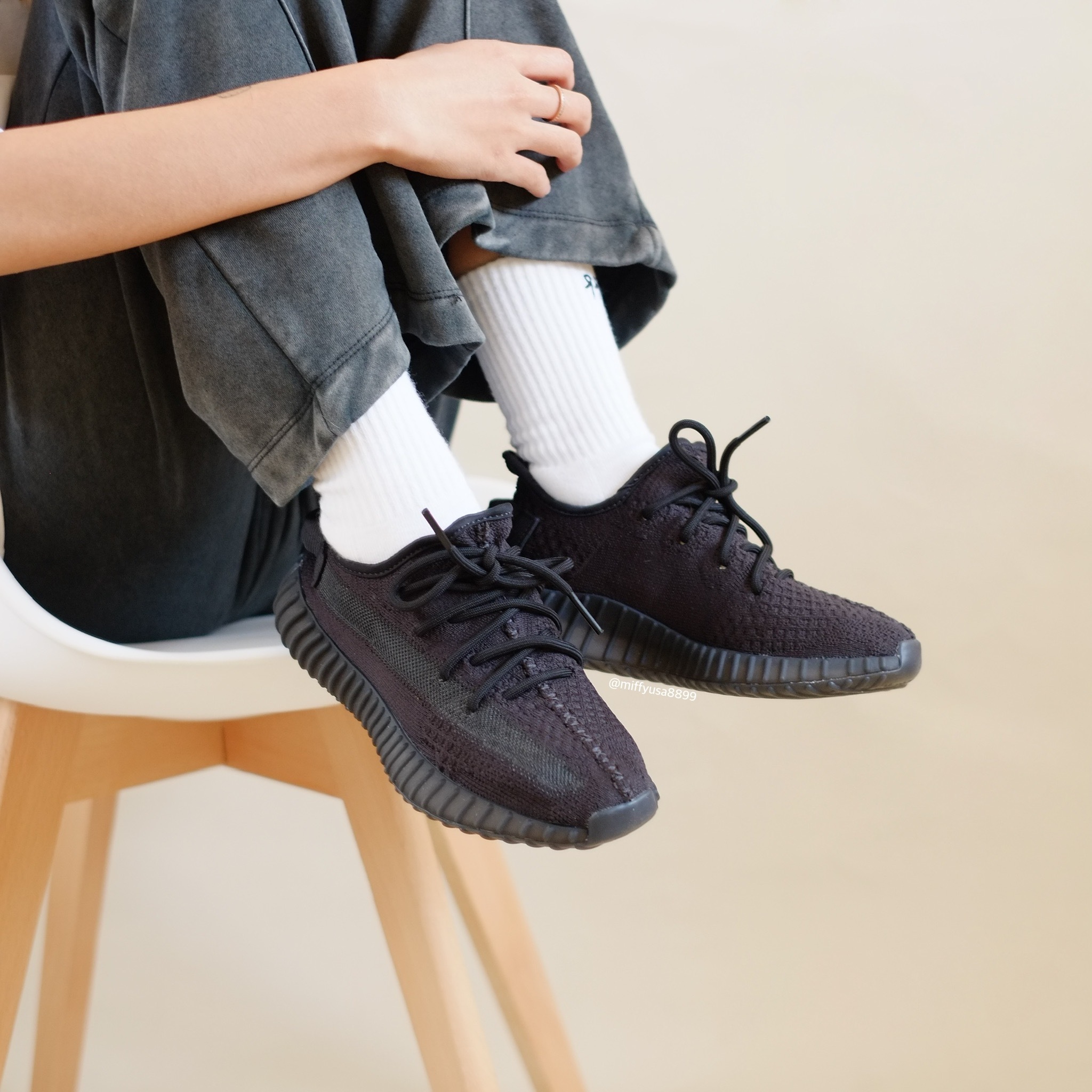 adidas YEEZY Boost 350 V2 Onyx 26.5cm HQ4540-