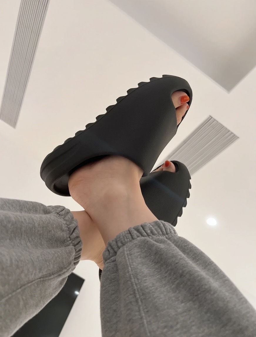 Adidas Yeezy Slide Onyx 黑武士【HQ6448】 – MiffyUSA米菲美國