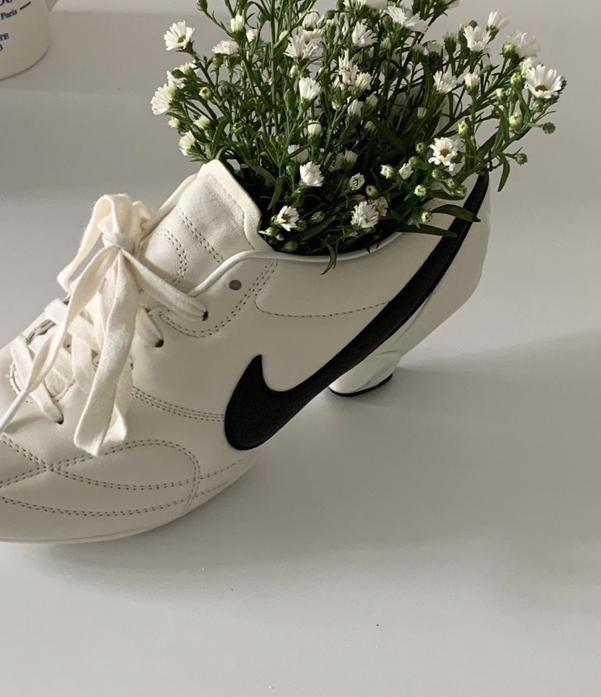 Nike Drop Avant-Garde Premier x CDG 高跟鞋奶油慕斯