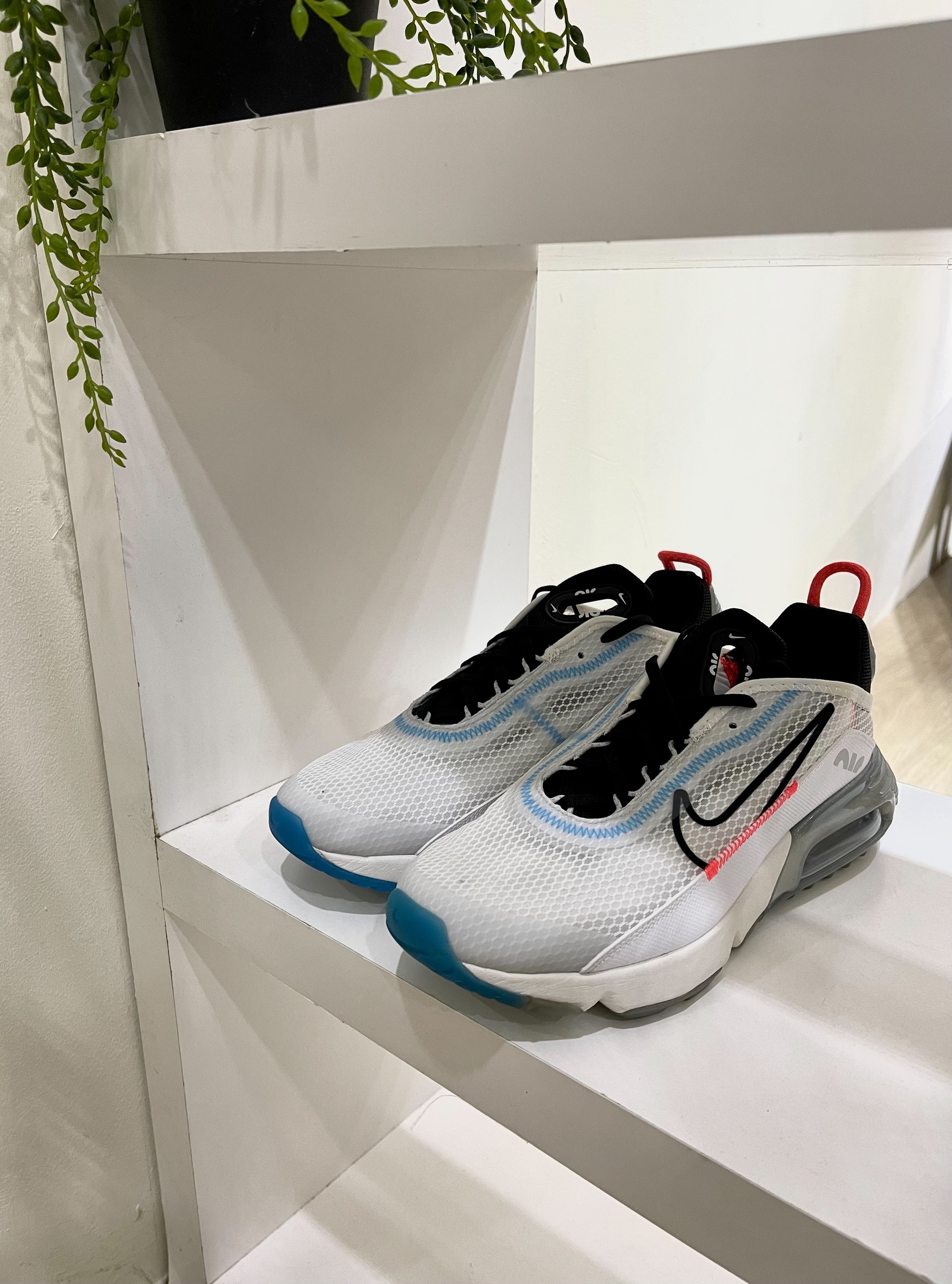 ⚠️出清⚠️ Nike Air Max 2090 白藍黑大童版【CJ4066-100】