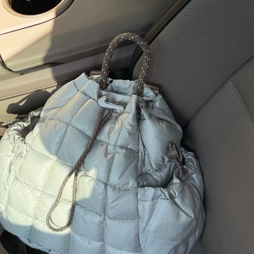 C3788FE2-3ABB-4085-921D-8F07EB57F35C