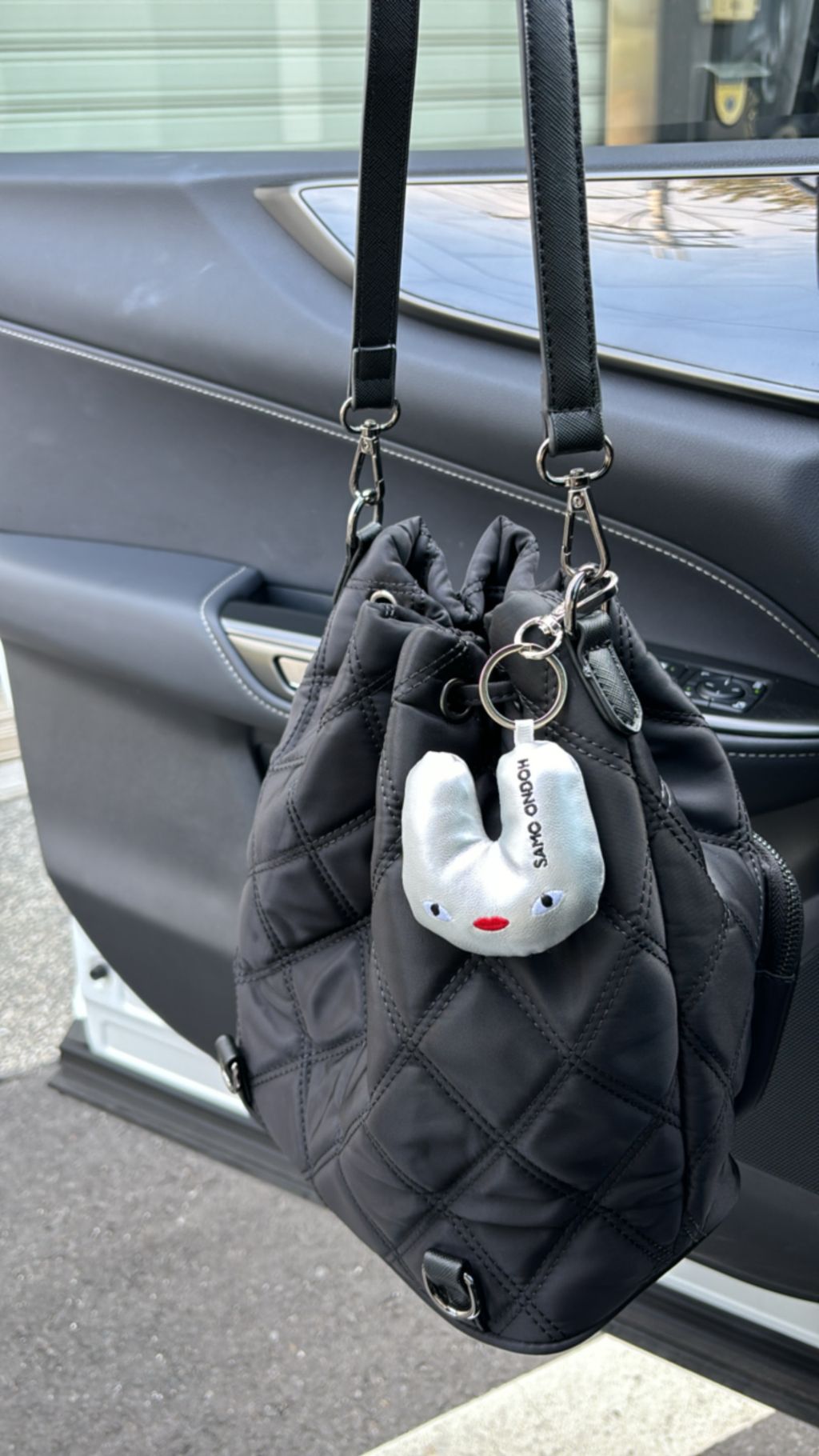 81053916-FCA6-4481-A426-BE19C79E5928