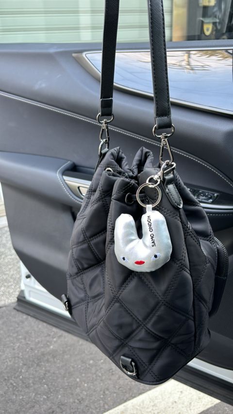 81053916-FCA6-4481-A426-BE19C79E5928