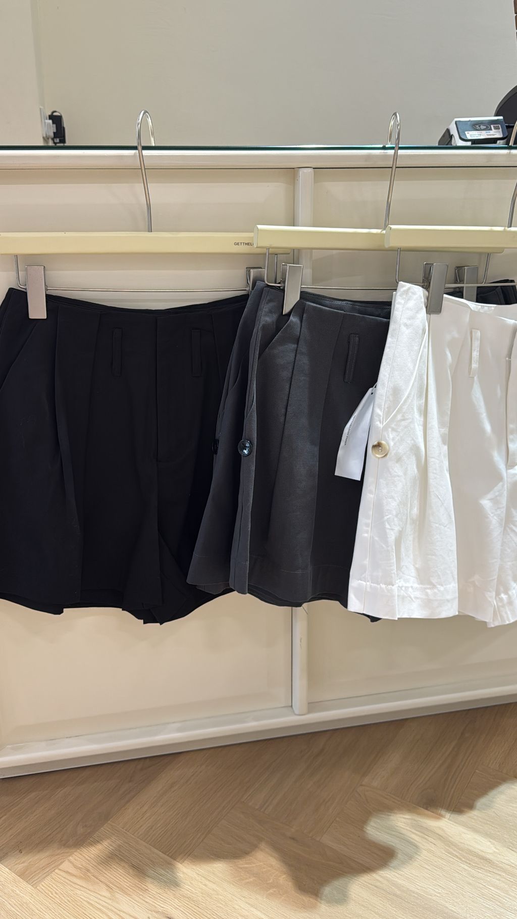 0AE5C7B2-4F0B-4996-8647-86B703E5DDFD