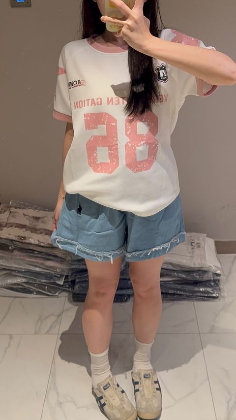 BB8B4490-3A95-43F2-A17A-3897C7D68708