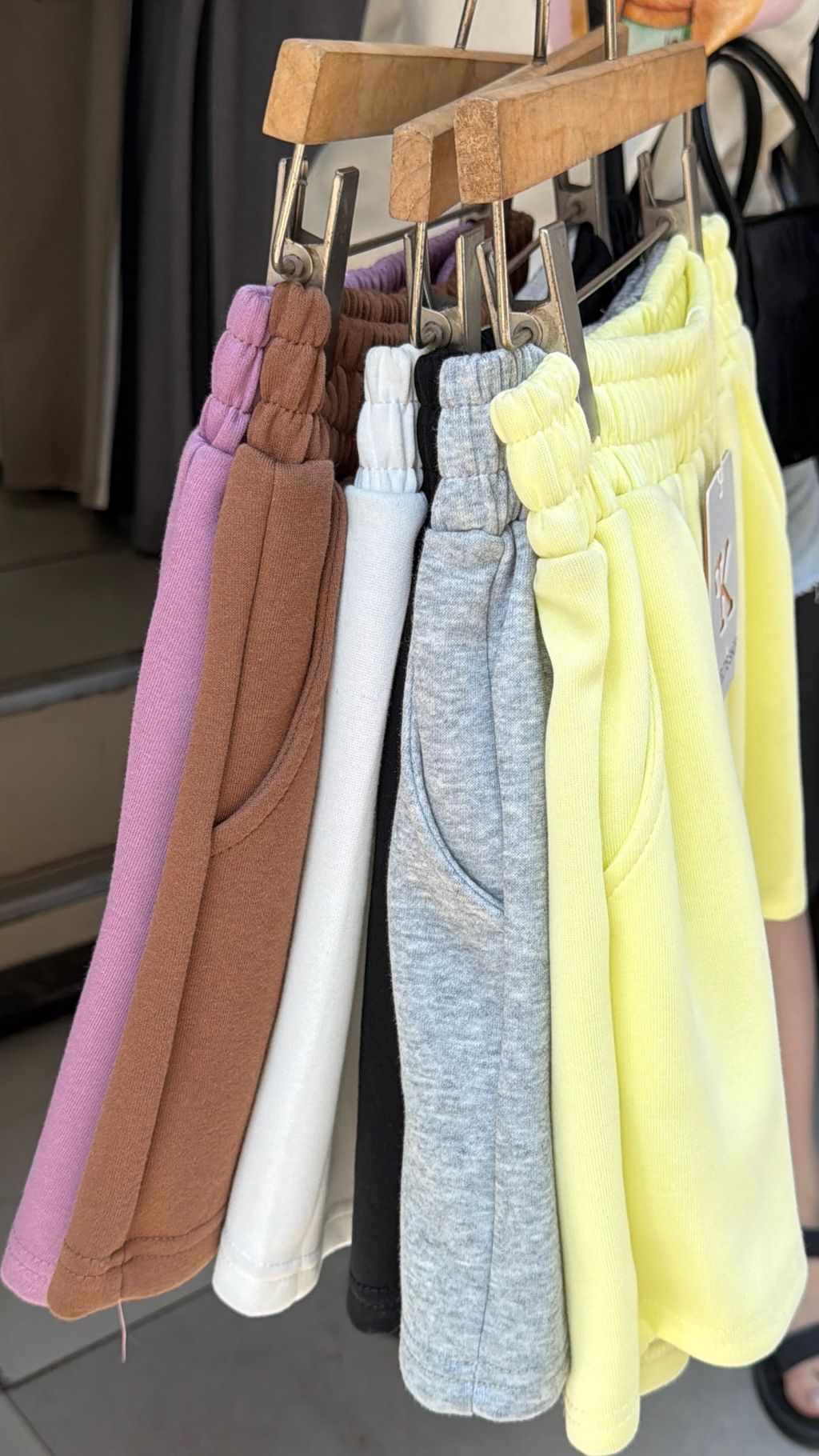 A2CCC2F6-5E3A-45CA-85F7-B66A304B4E2E