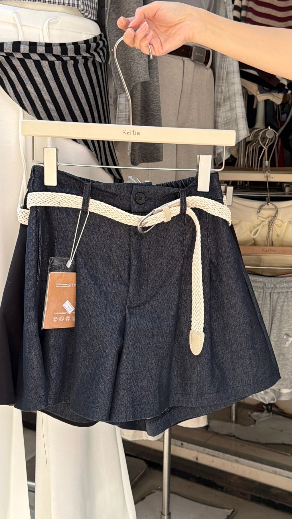 4D65C8F1-06BD-42ED-BA67-055EBF0429FC