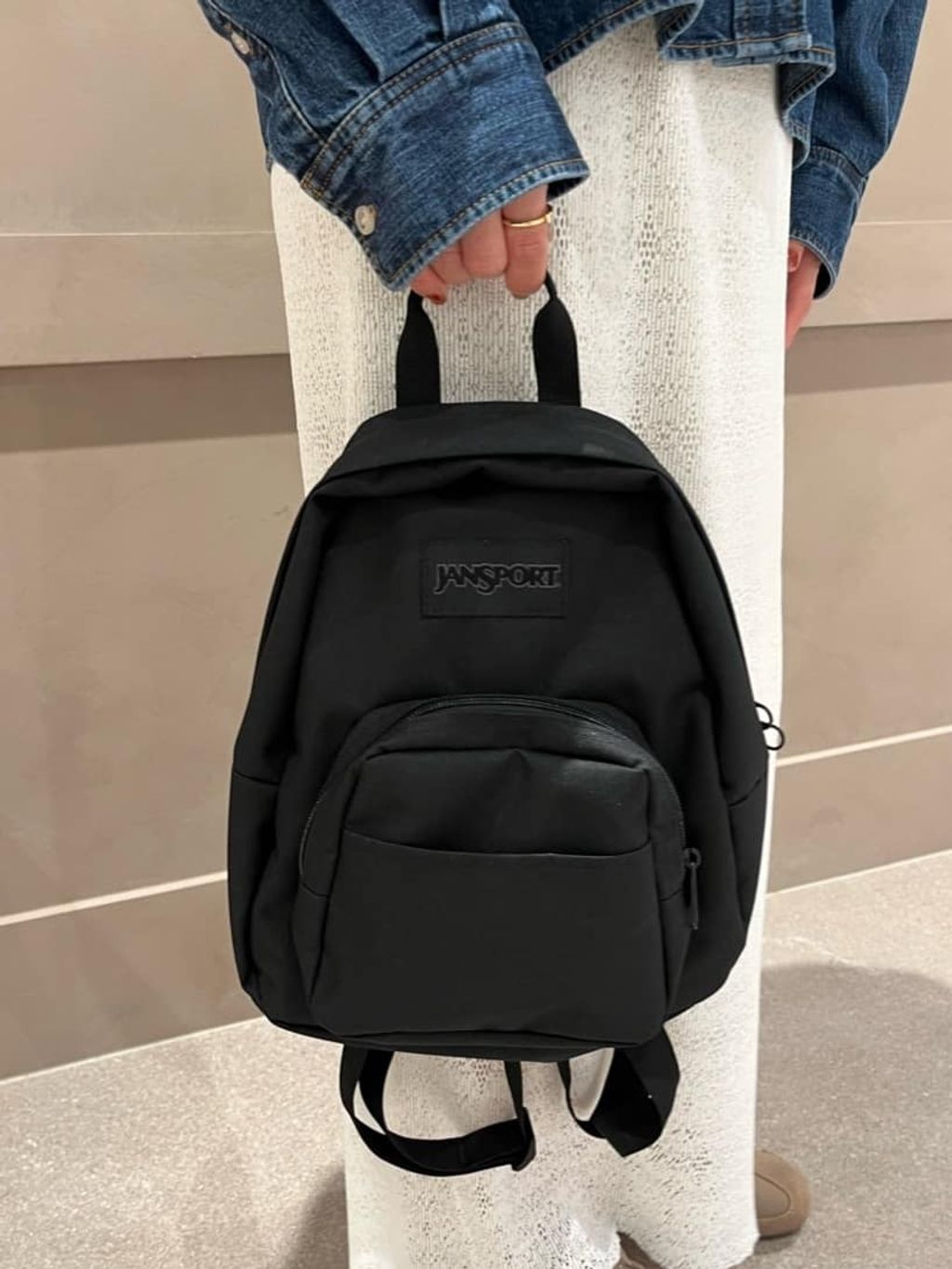 21ed5b4d323aeec3b65a42771e88e8cc