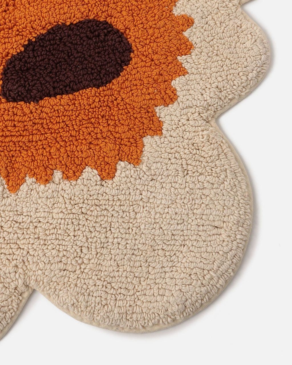 52_1_52259474717_detail_03