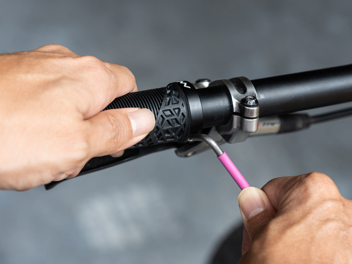 install-lock-on-grip