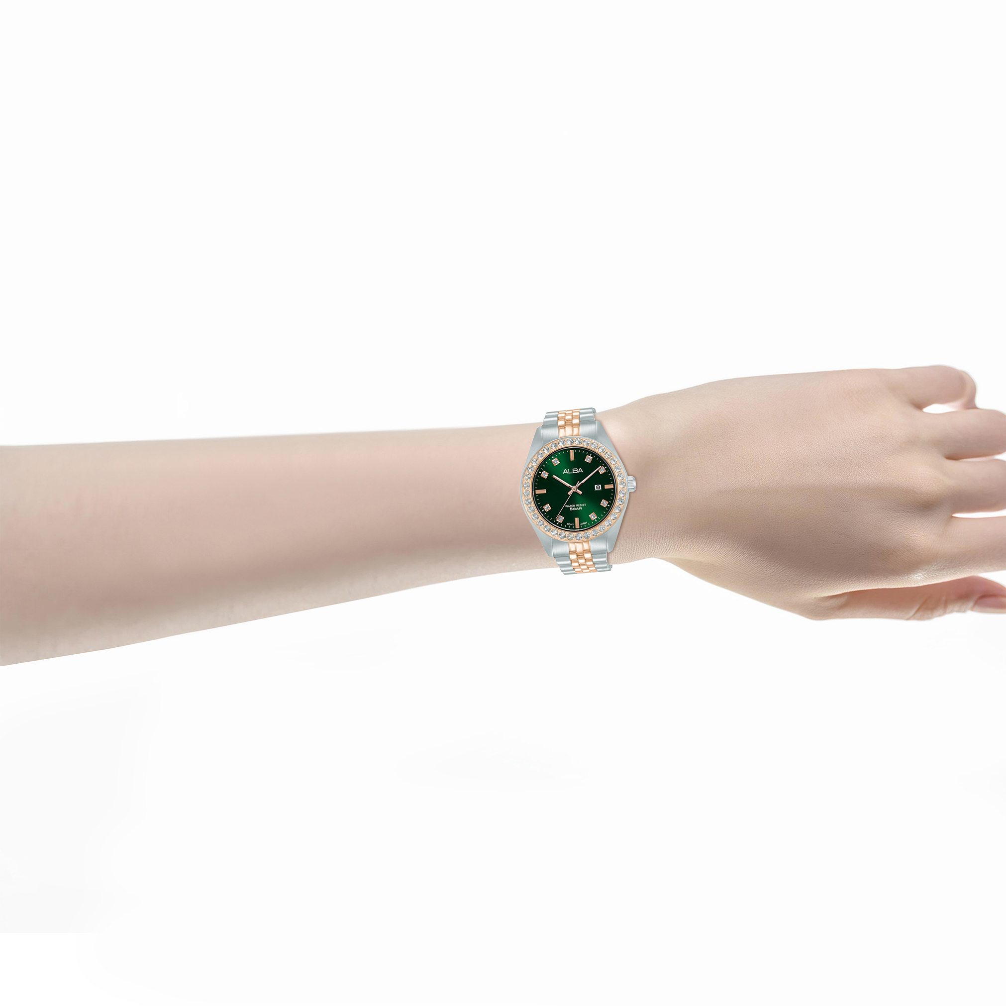 AH7FD6X1 - on wrist