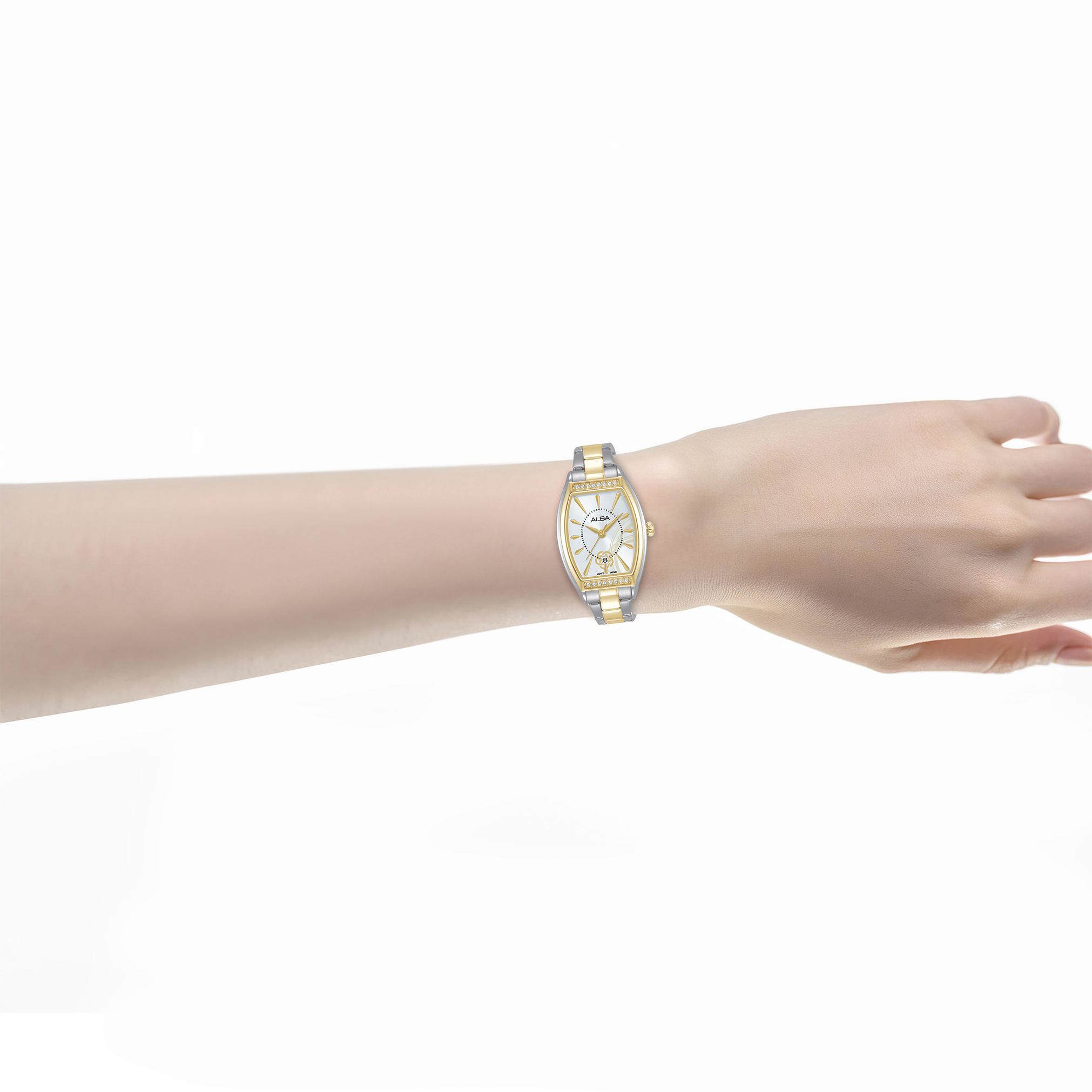 AH7EQ8X1-on wrist 1
