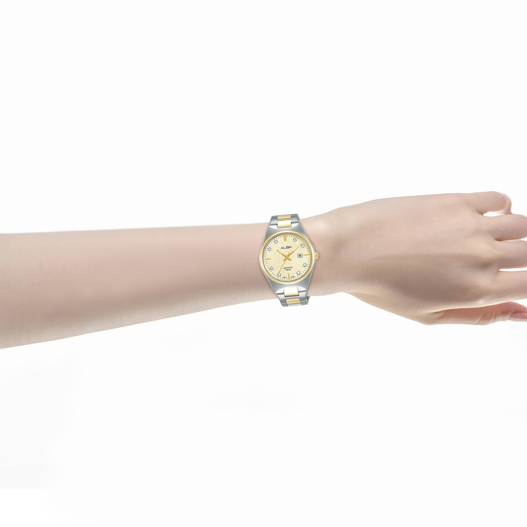 AH7ER6X1-on wrist 1