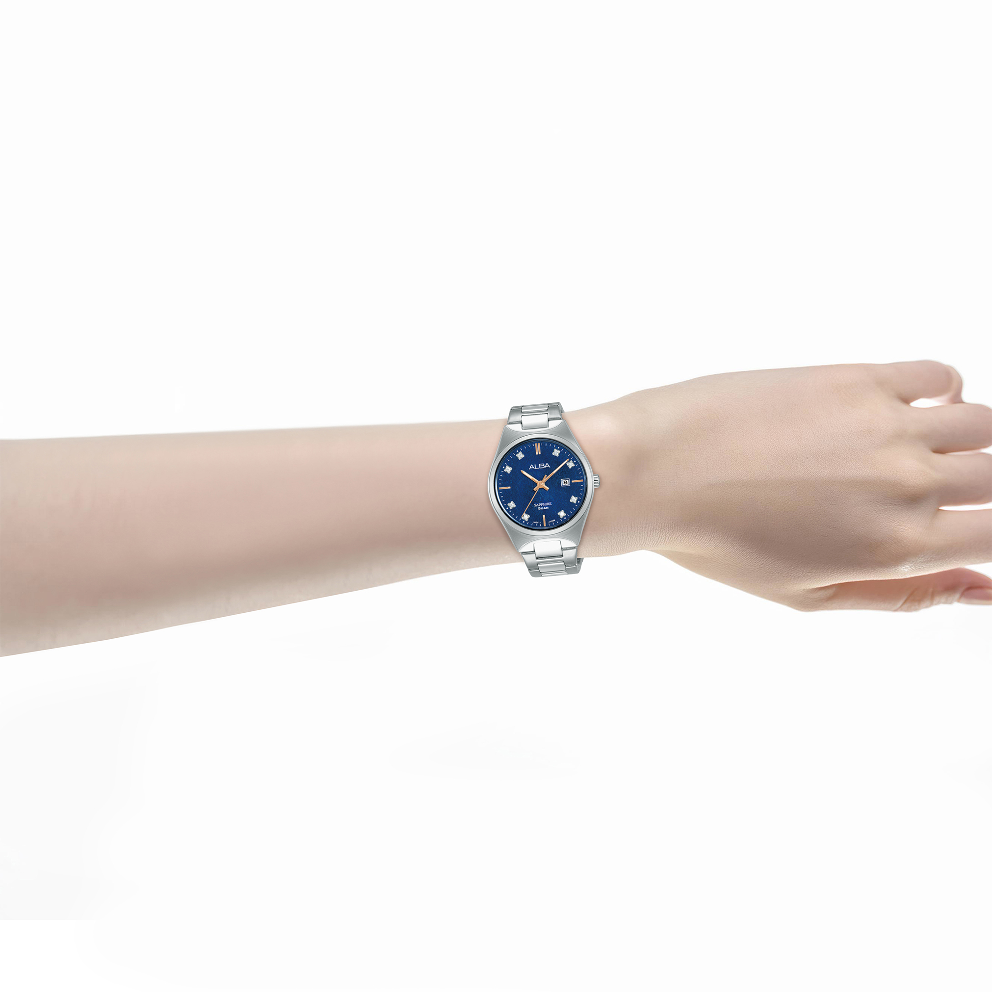 AH7ER7X1-on wrist 1