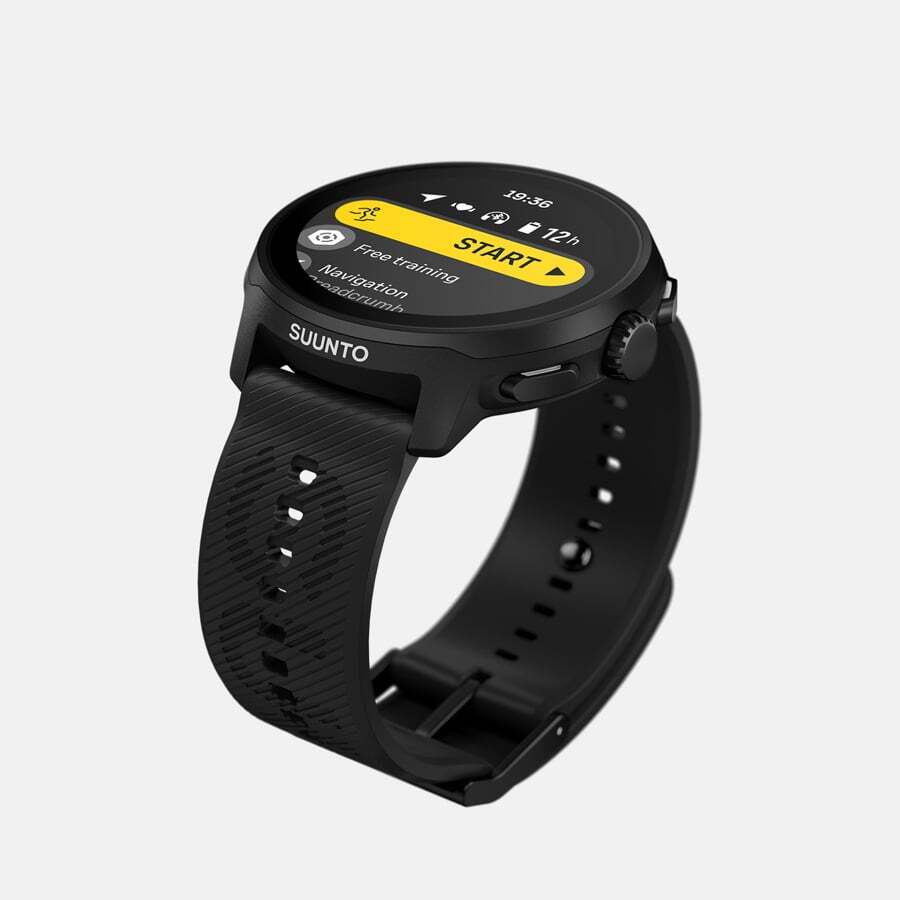 suunto_run-all_black-ath6-perspective_top_quarter-all-black-1600x1600px