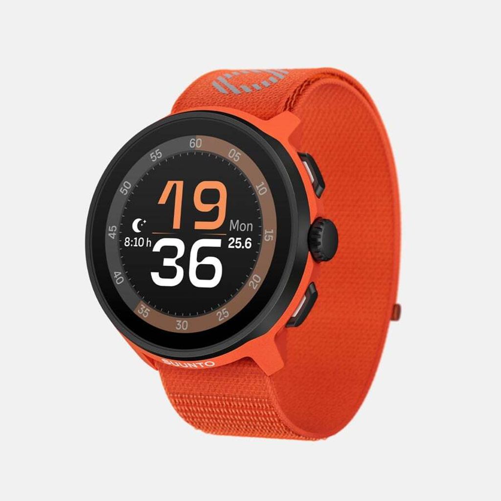 suunto-run-coral-orange-perspective-quarter-1600x1600px