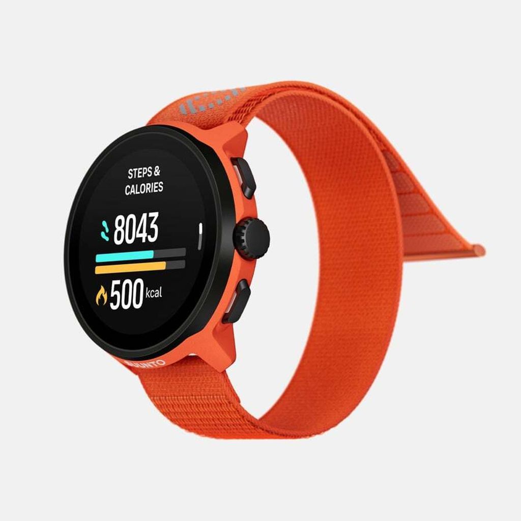 suunto-run-all-black-perspective-quarter-1600x1600px