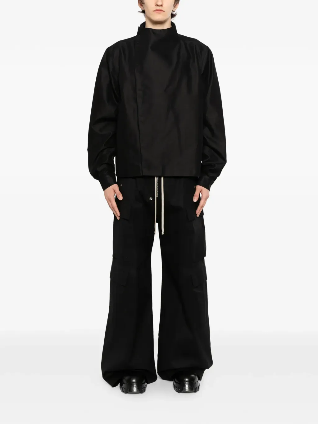 33491474_64995696_2048