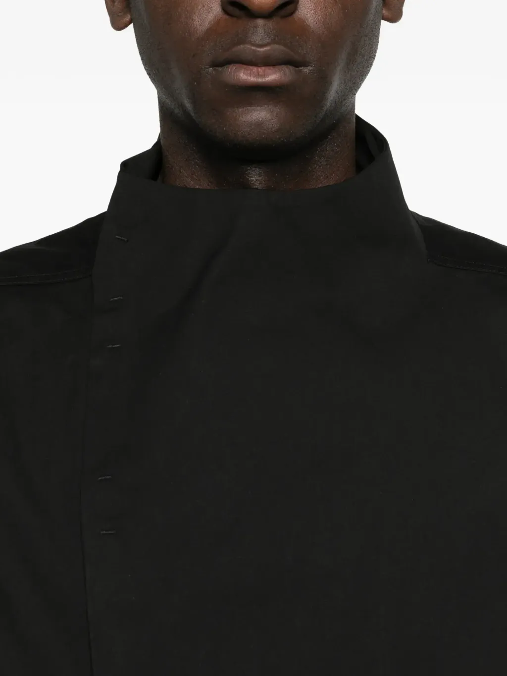 32388624_63543361_2048