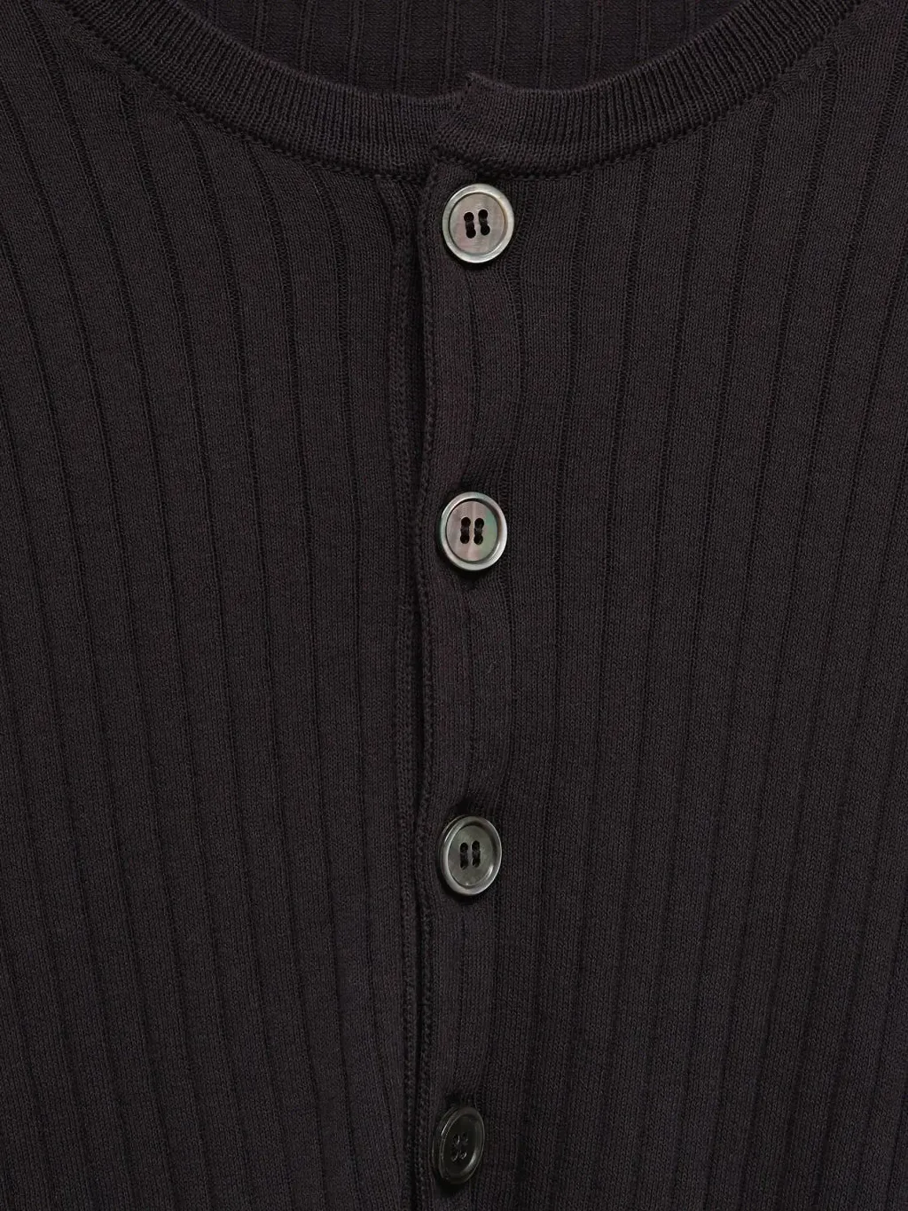 32335973_65887136_2048