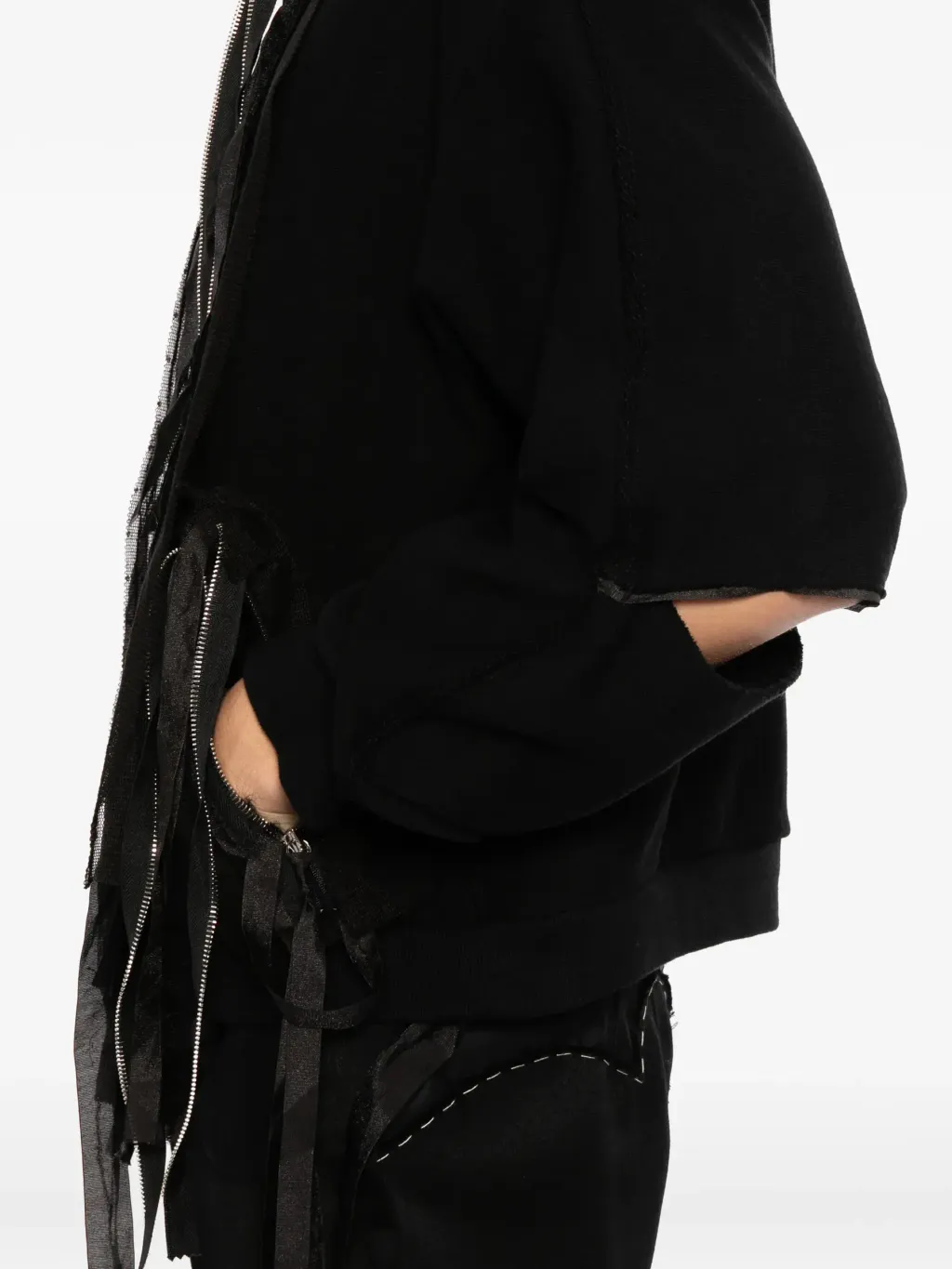 34720224_66011603_2048