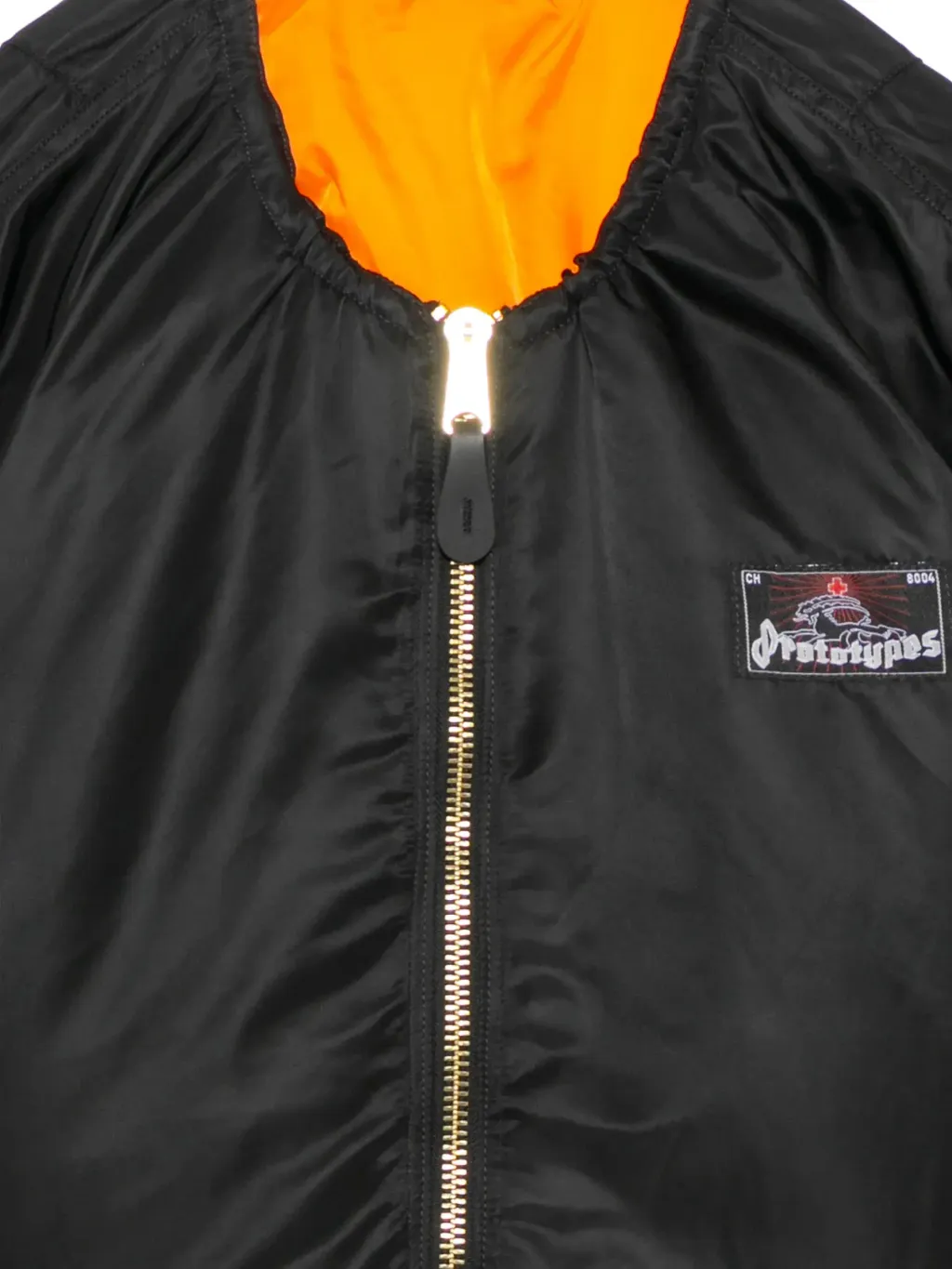 34718304_66100572_2048