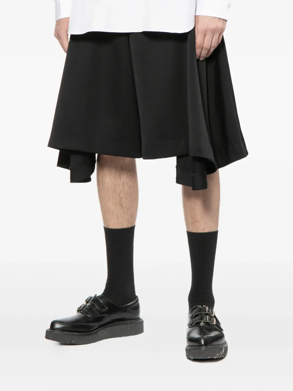 33771233_64757715_2048