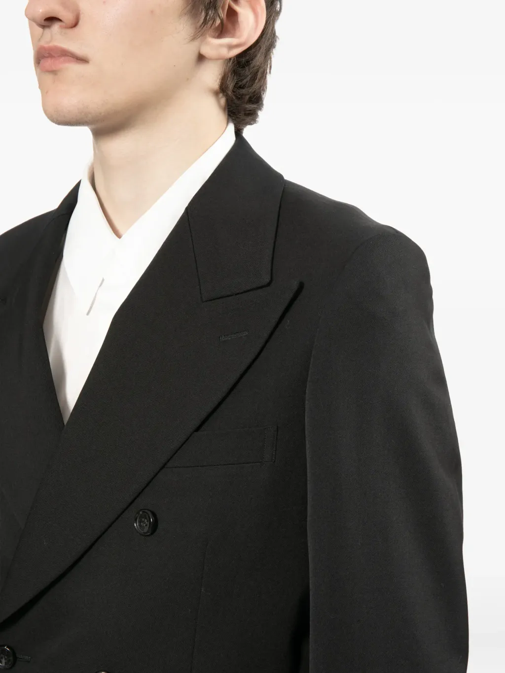 33770477_64759829_2048