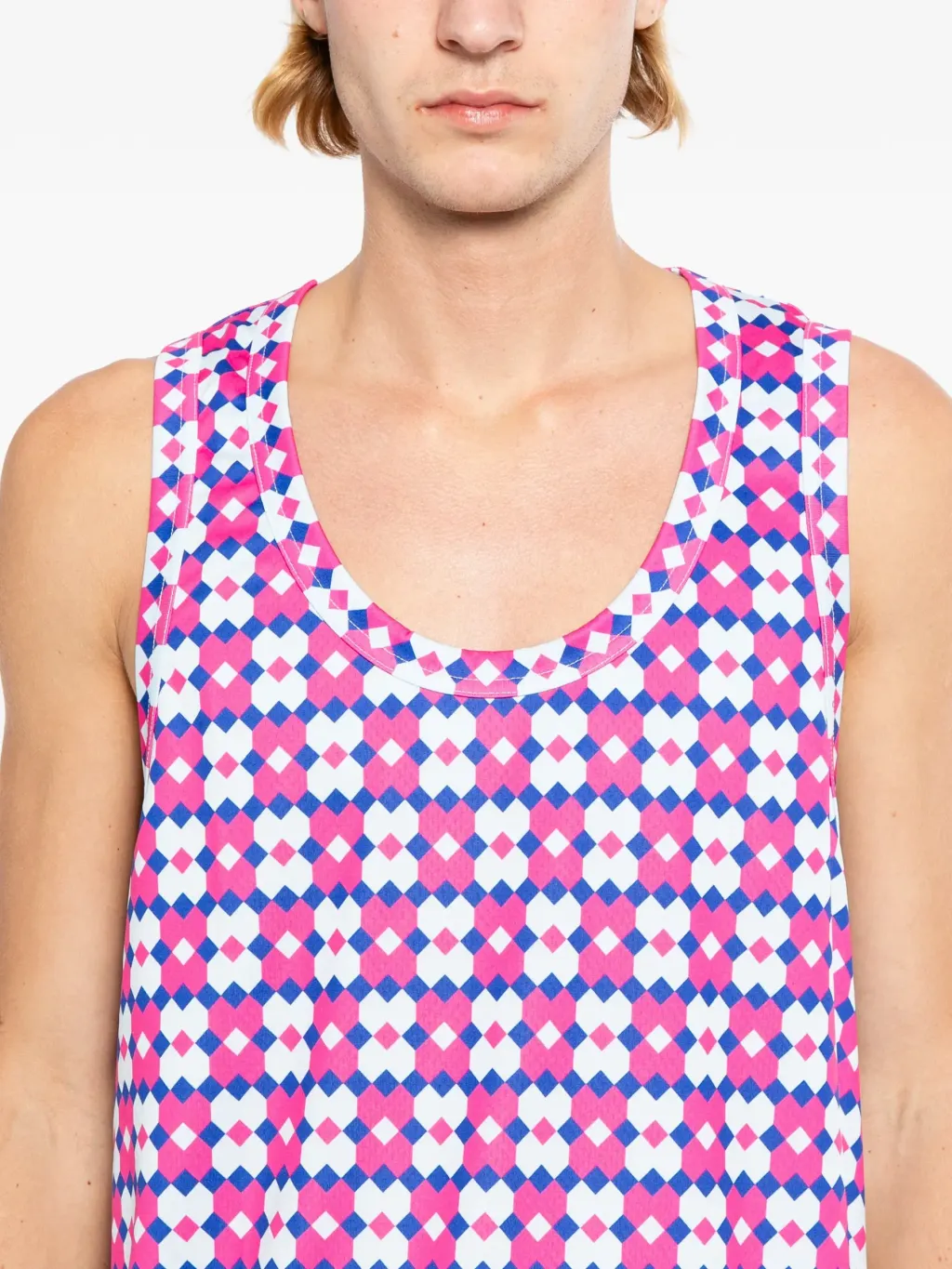 34966988_66479172_2048