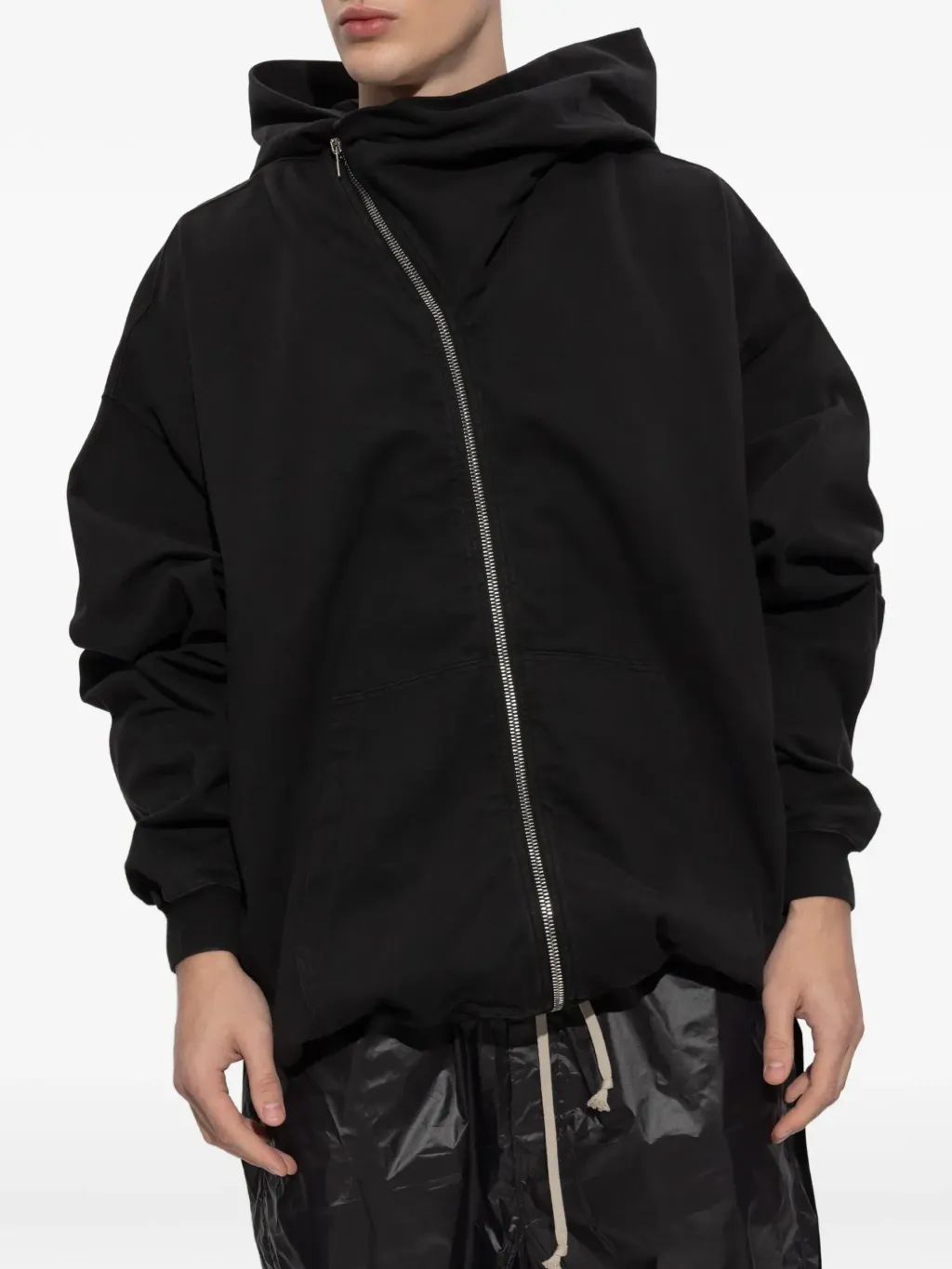 34442182_65930499_2048