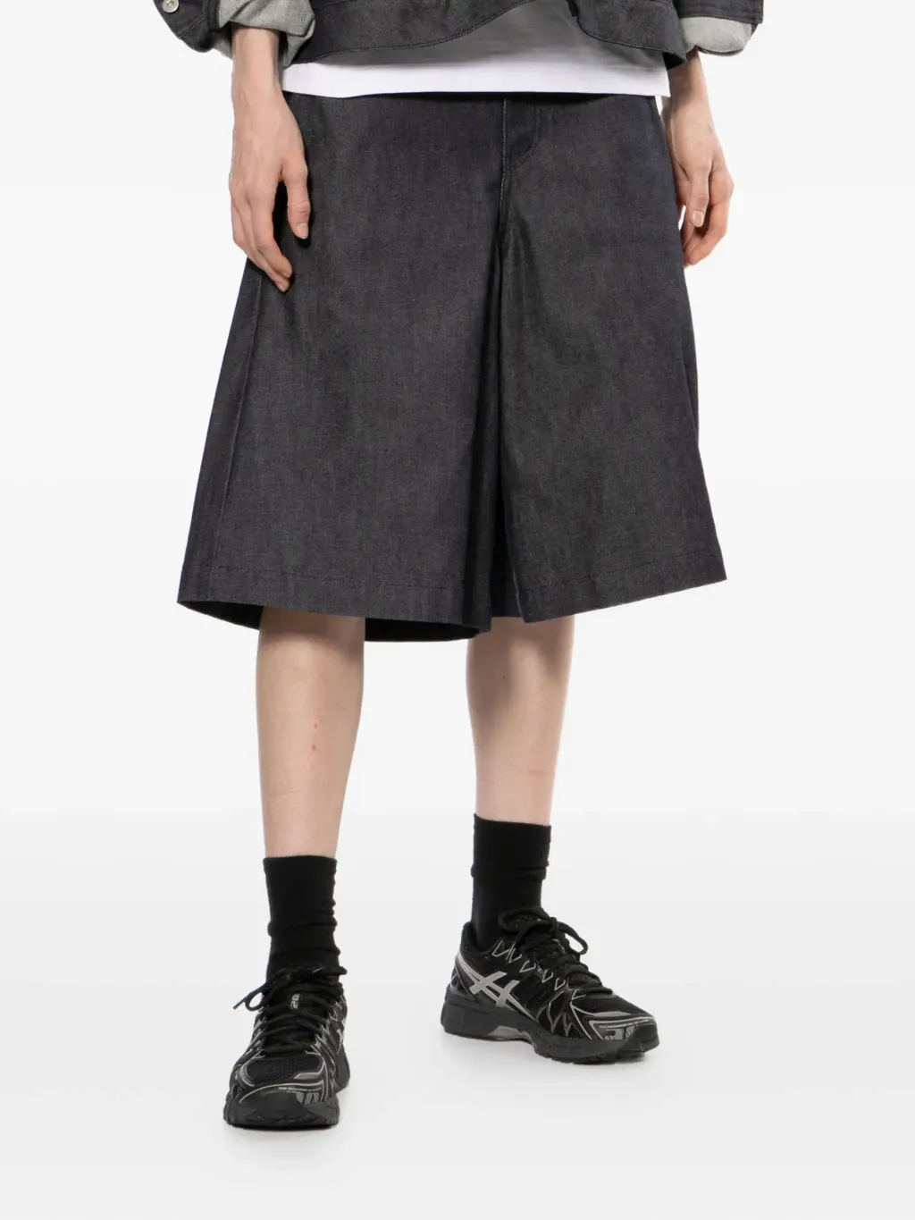 33994081_64913189_2048