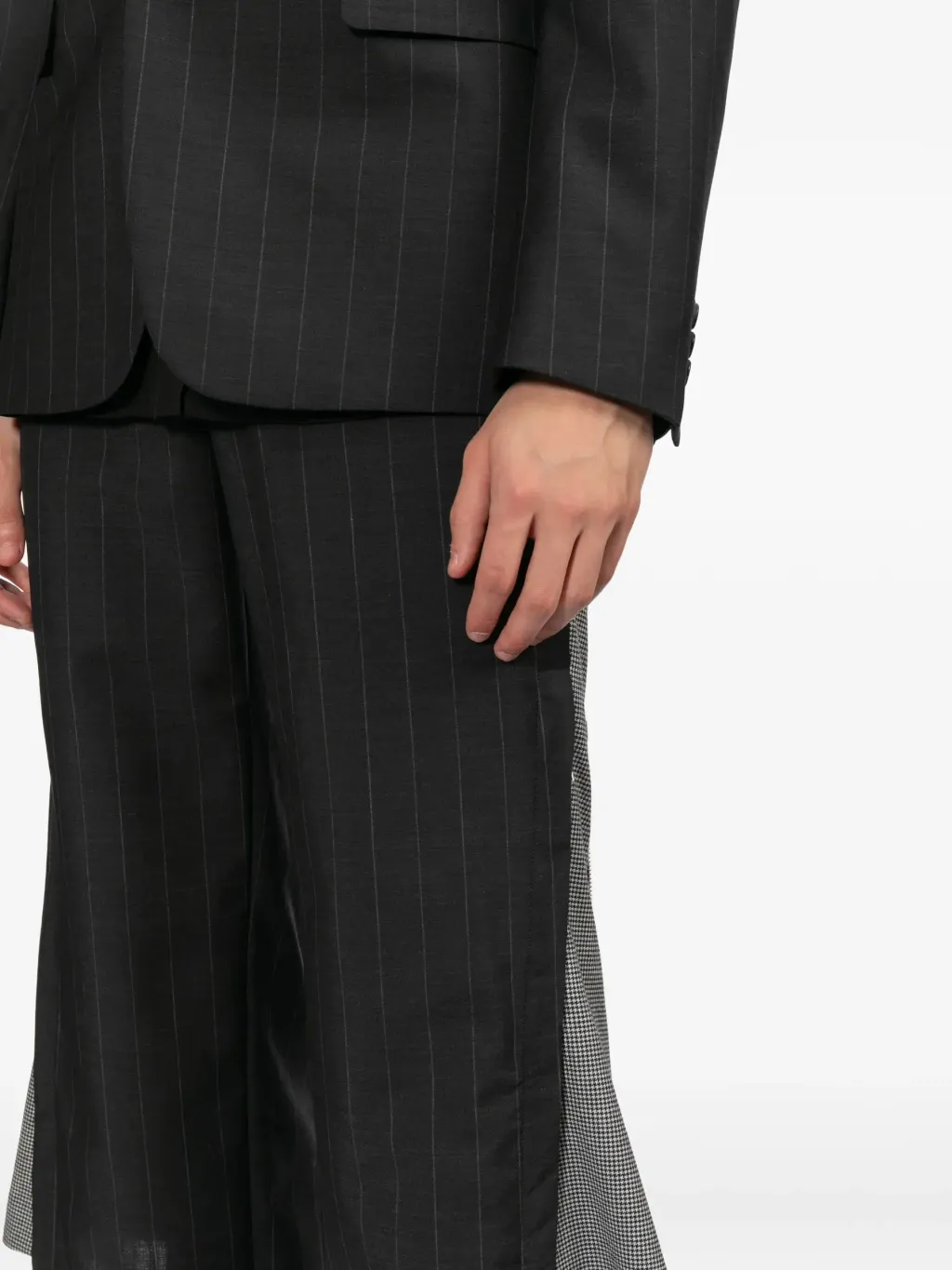 34718653_66047560_2048