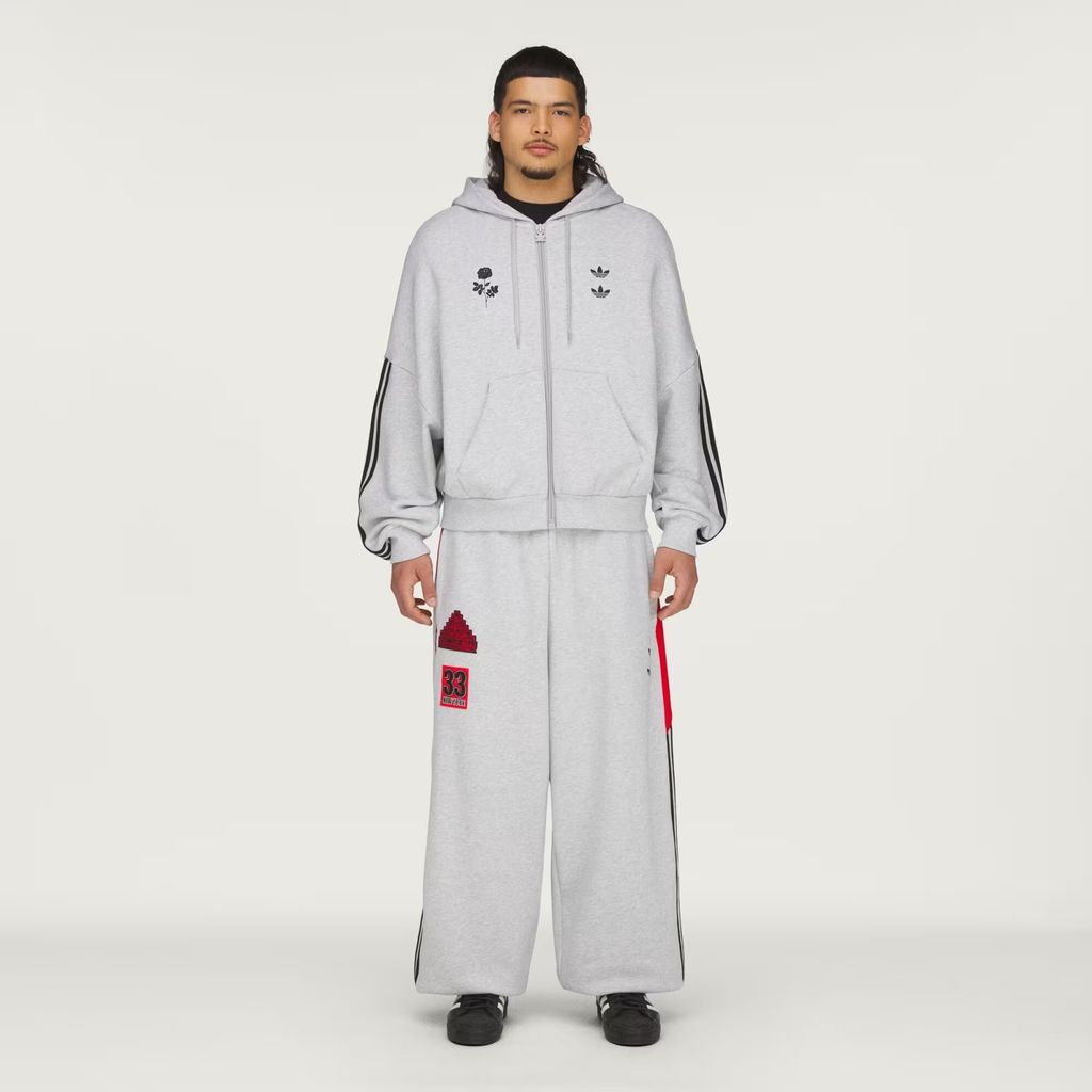 Chavarria_Sweatpant_Grey_KV2249_21_model