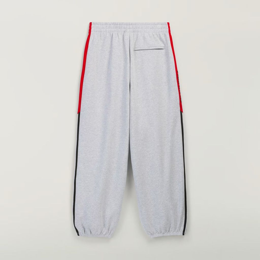 Chavarria_Sweatpant_Grey_KV2249_02_laydown