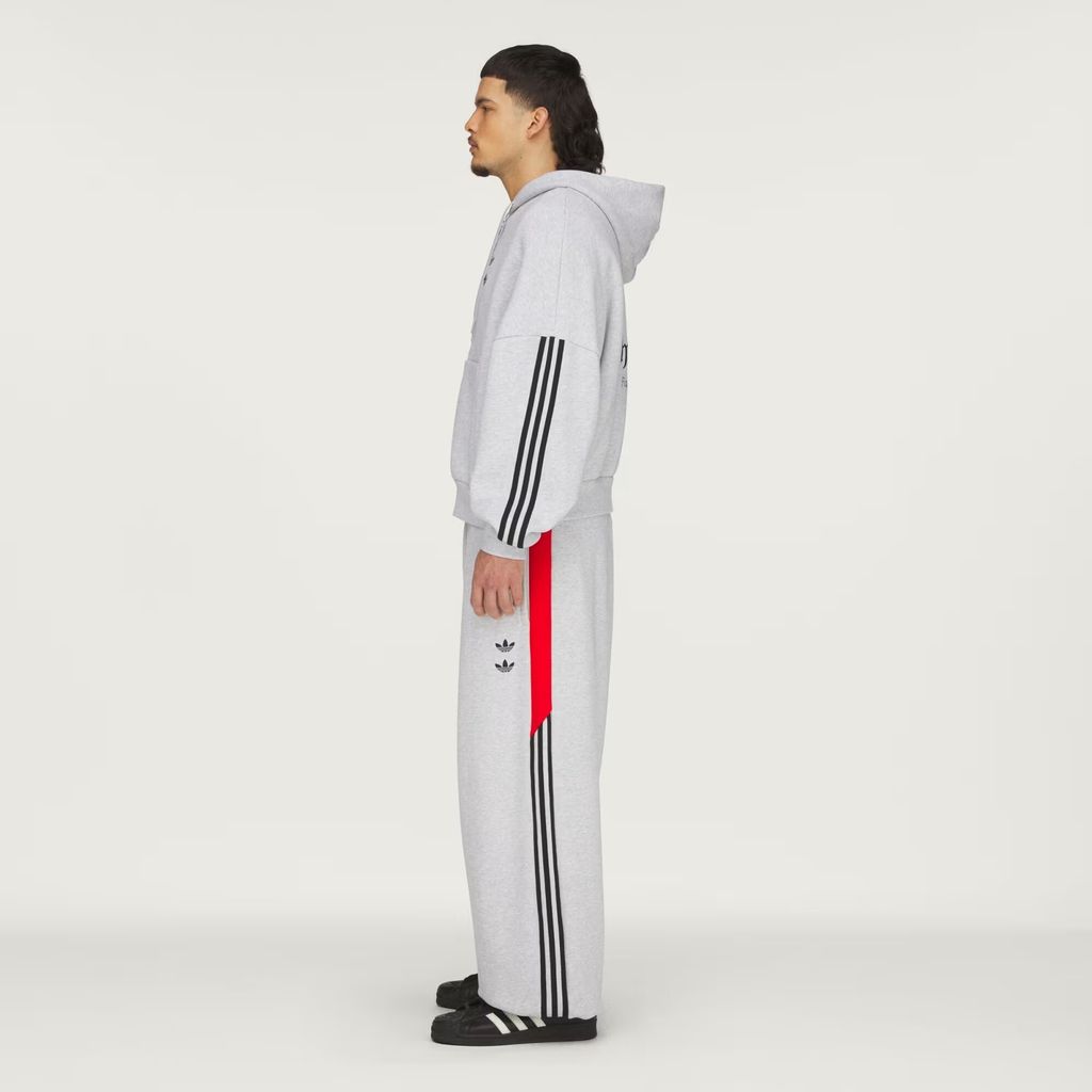 Chavarria_Full_Zip_Logo_Hoodie_Grey_KV2250_22_model