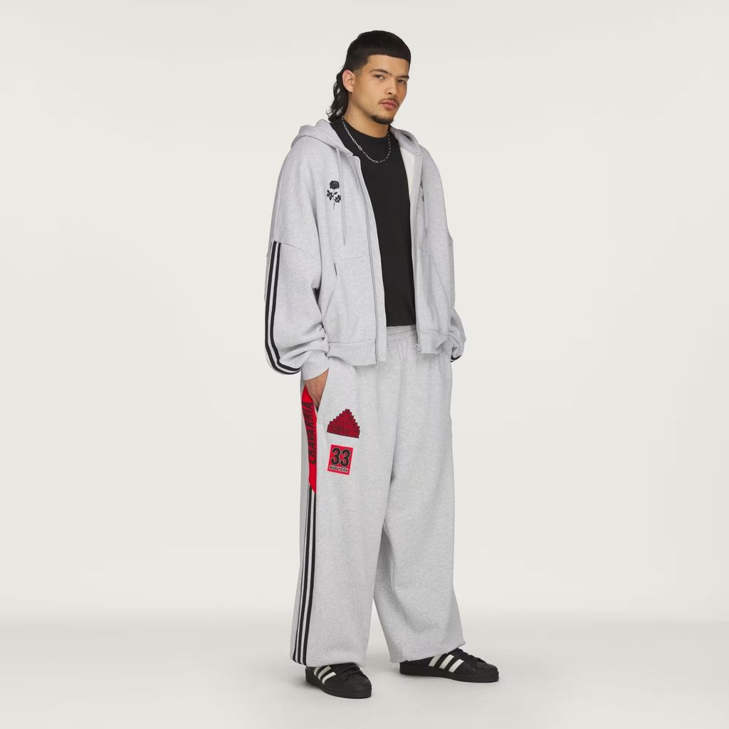 Chavarria_Full_Zip_Logo_Hoodie_Grey_KV2250_25_model