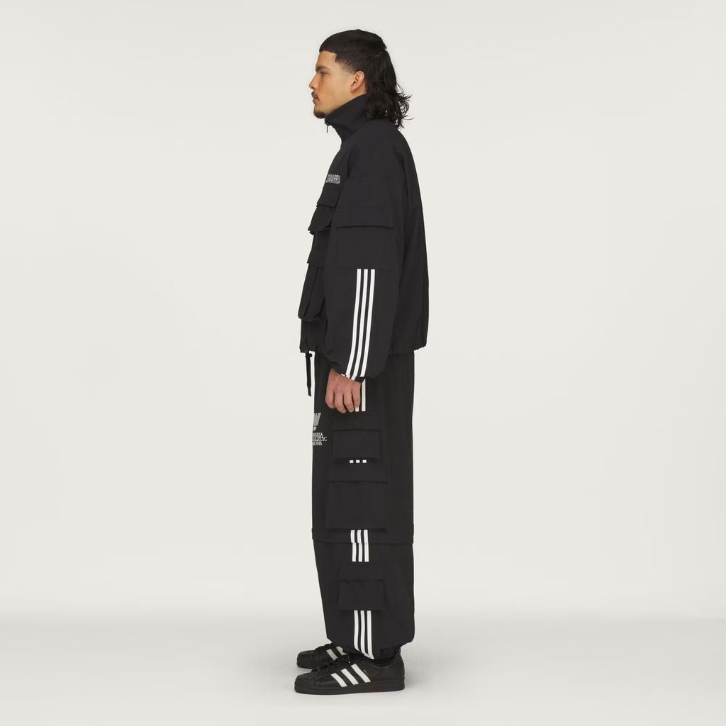 Chavarria_Cargo_Jacket_Black_KW1732_22_model