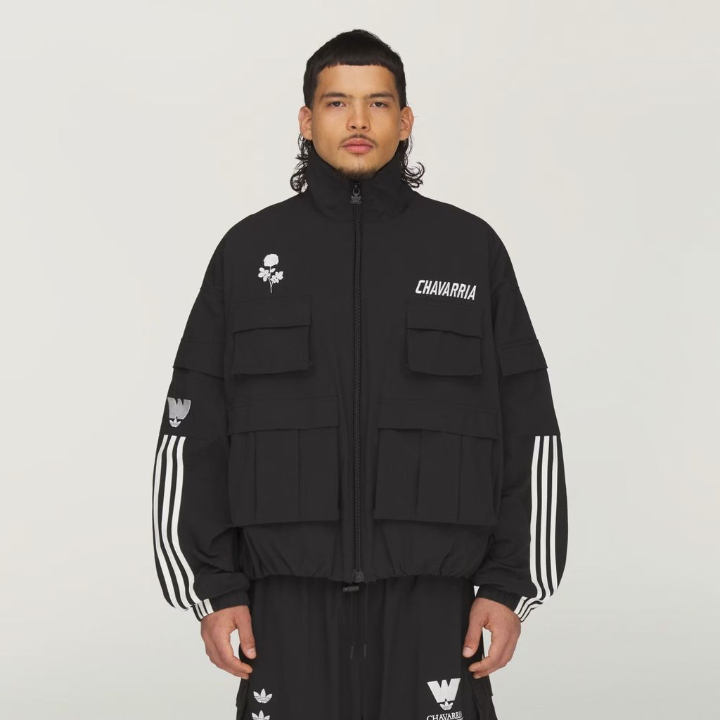 Chavarria_Cargo_Jacket_Black_KW1732_21_model