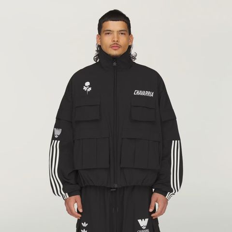Chavarria_Cargo_Jacket_Black_KW1732_21_model