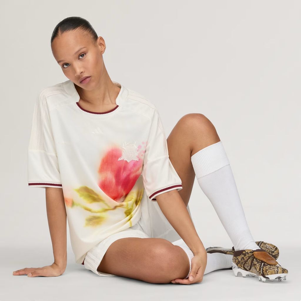 Wales_Bonner_Soccer_Jersey_White_KR8792_25_outfit