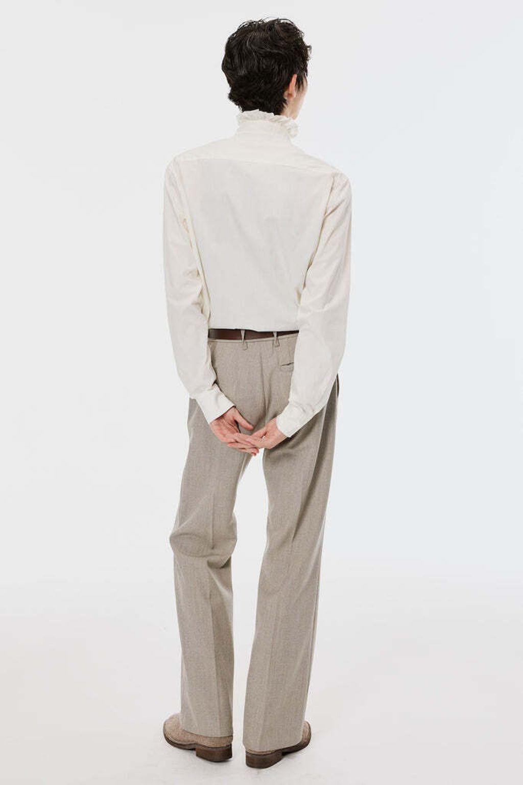 002-ZIP-UPFRILLCOLLARSHIRT-M26U6SL004-ECRU_684x1024.jpg