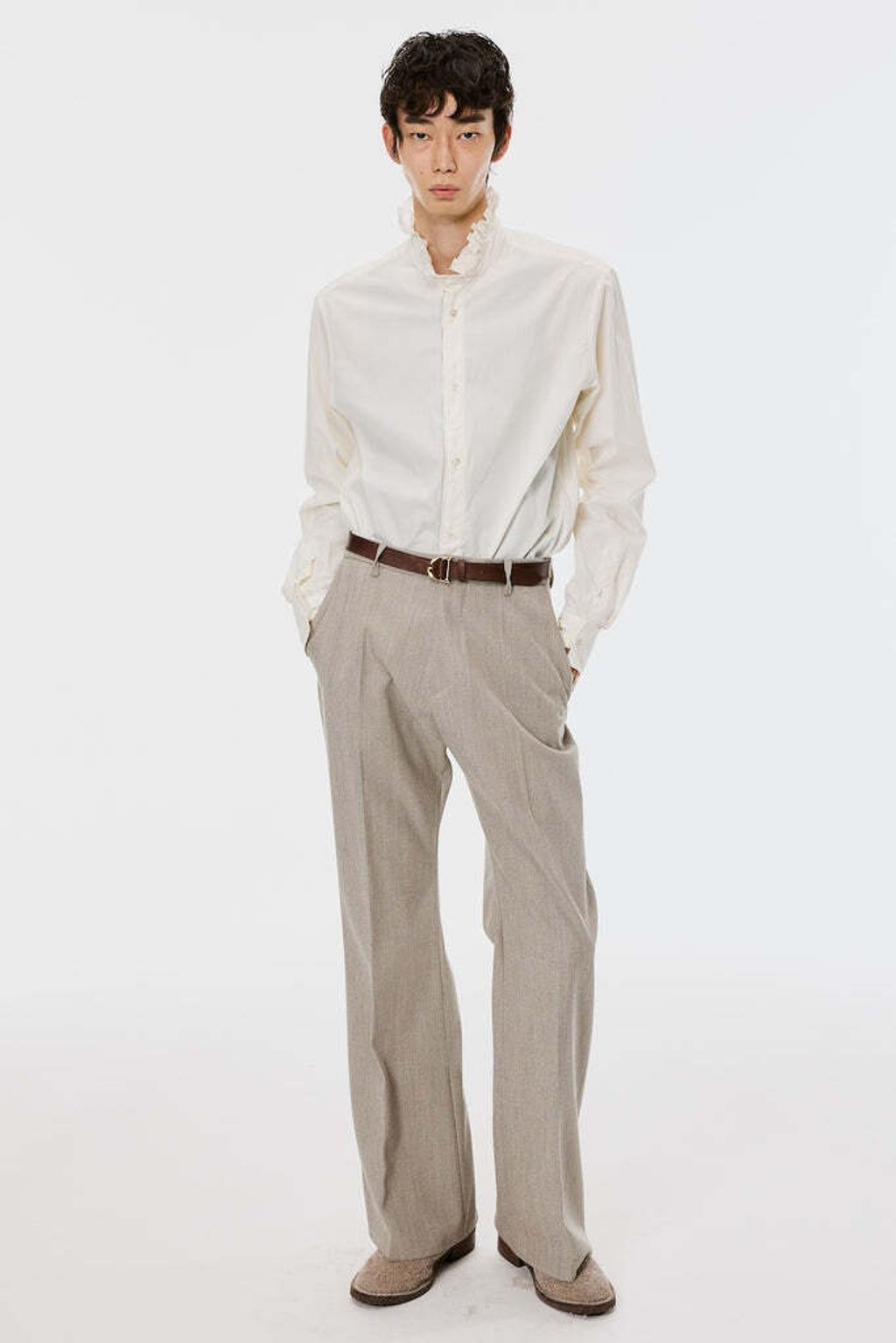 001-ZIP-UPFRILLCOLLARSHIRT-M26U6SL004-ECRU_684x1024.jpg