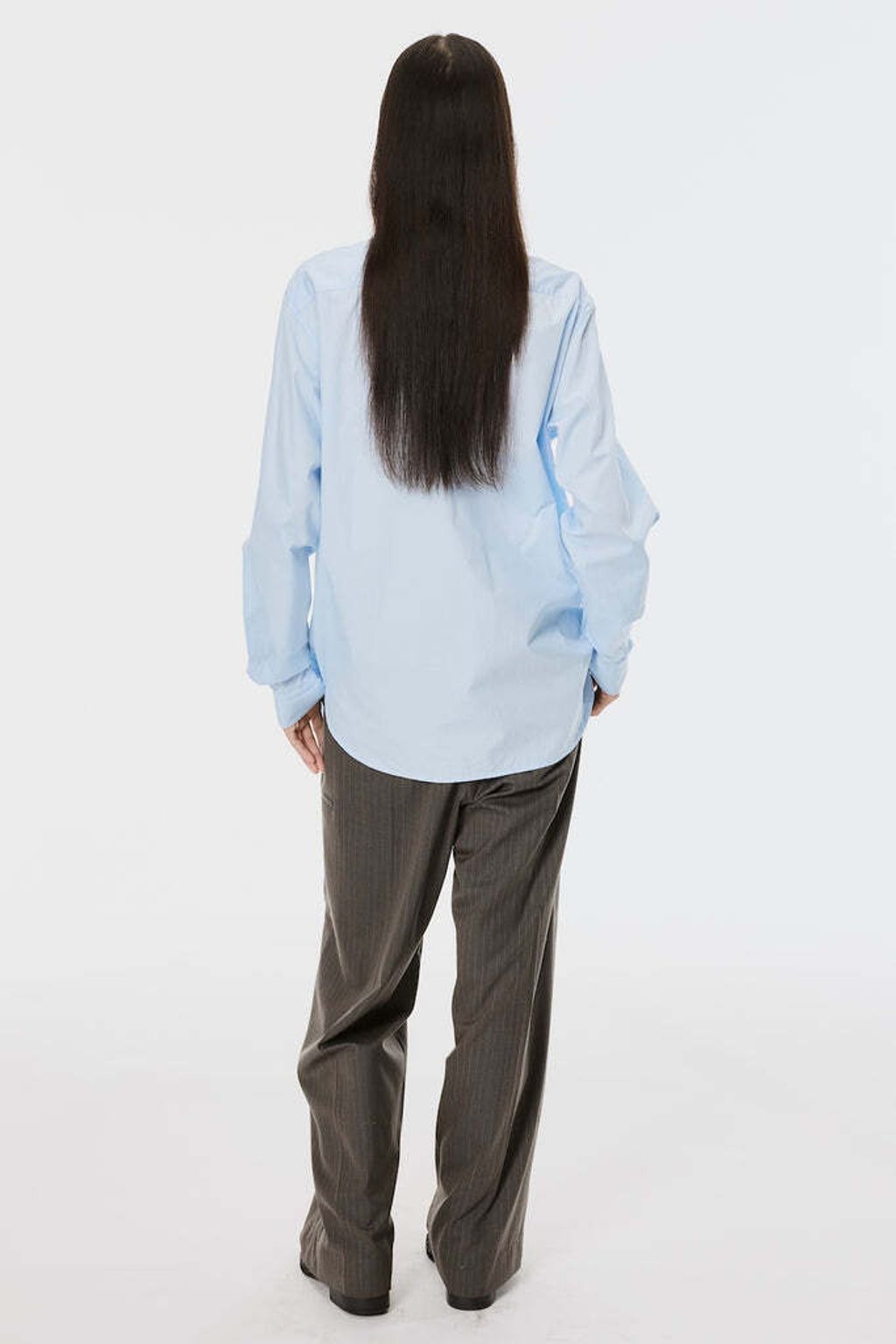 002-ZIP-UPFRILLCOLLARSHIRT-M26U6SL004-SAX_684x1024.jpg