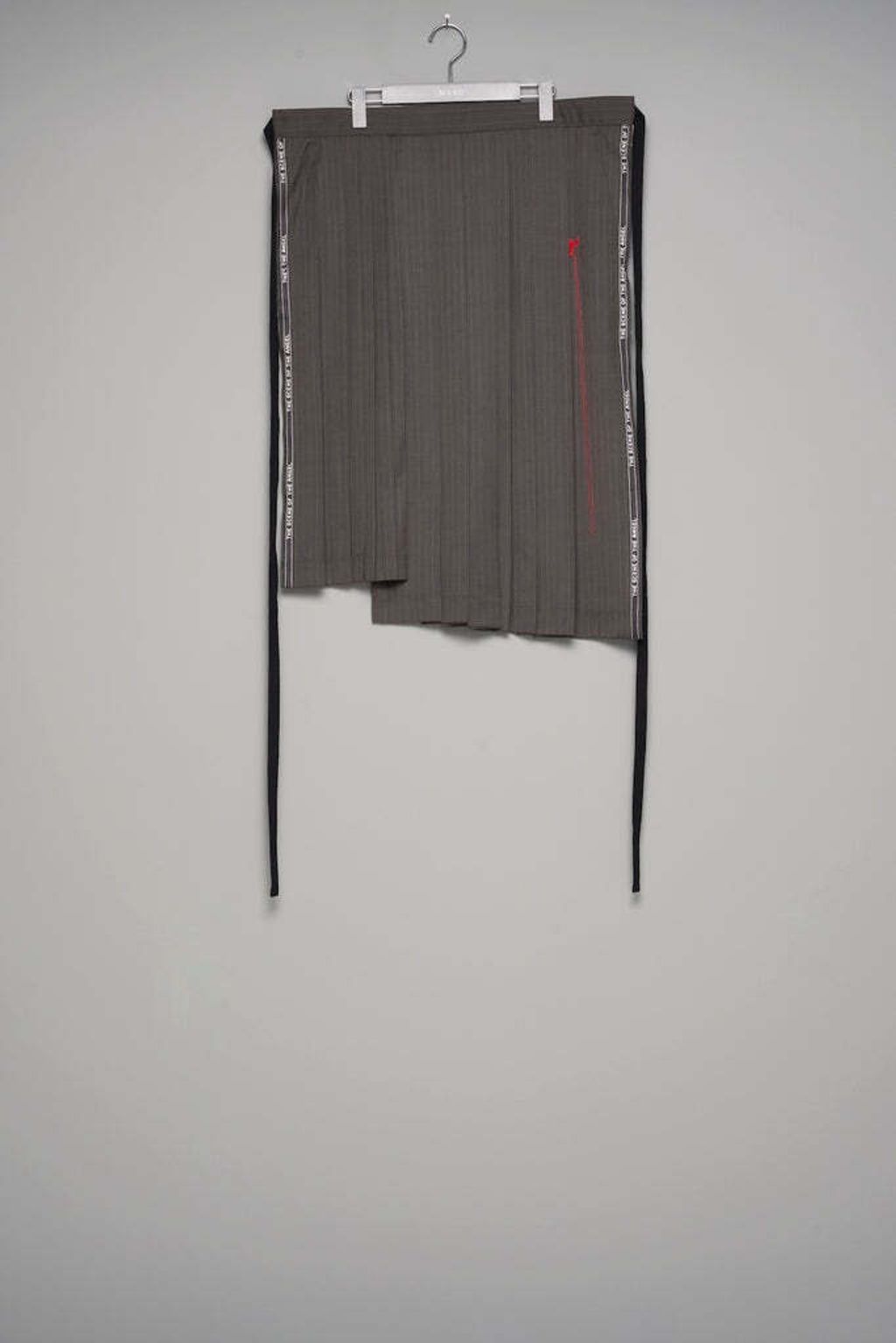 003-PLEATEDAPRON-M26U6OJ016-STONEGRAY_683x1024.jpg