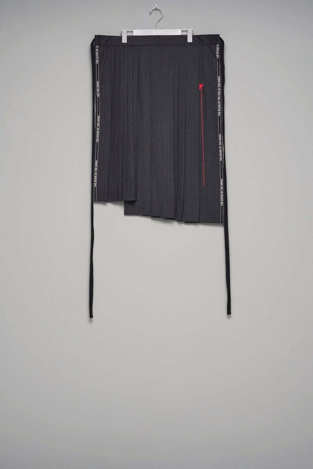 003-PLEATEDAPRON-M26U6OJ016-BLACK_683x1024.jpg
